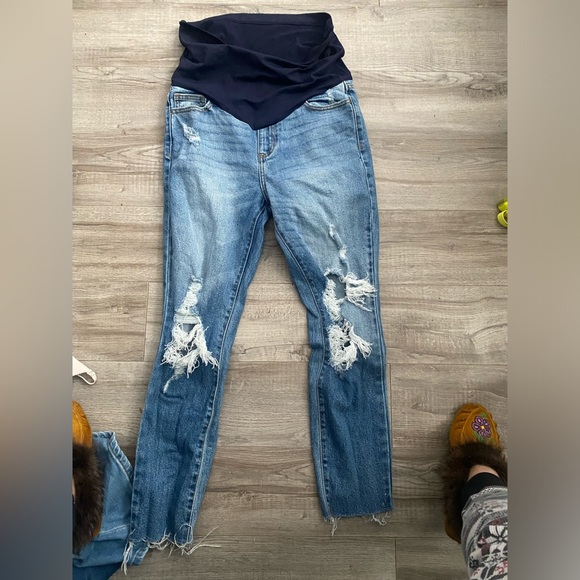 Washed out blue maternity jeans - Picture 2 of 3